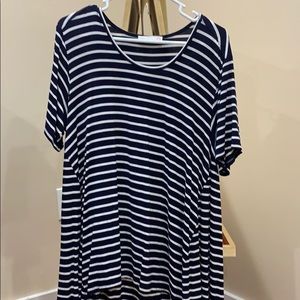 Navy blue shirt sleeve shirt